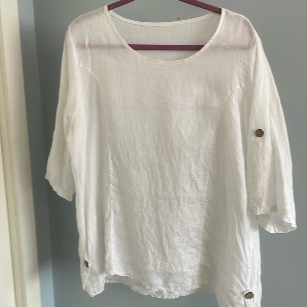 Linen blouse, tunic style,  in white with contrast buttons. approx size large - Picture 5 of 11
